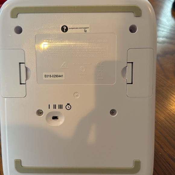 Surefeed Microchip cat or small dog feeder - Picture 3 of 4